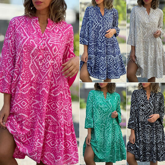 👗 Luźna sukienka z nadrukiem i dekoltem w serek