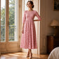 👗✨ Sukienka midi z kwiatowym nadrukiem i elastyczną, marszczoną talią, rękawami 3/4, zwiewną spódnicą — różowa, niebieska, zielona, fioletowa 👗