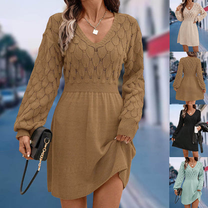 👗✨ Sukienka dzianinowa z ażurową koronką, dekolt w szpic, wysoki stan, bufiaste rękawy — kolor wielbłądzi, czarny, zielony 👗