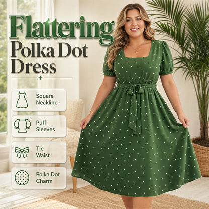 👗✨ Sukienka midi w kropki, z kwadratowym dekoltem, rękawami balonowymi i sznurkiem w talii — rozmiary XL–4XL, kolor czerwony, zielony, granatowy 👗