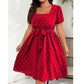 👗✨ Sukienka midi w kropki, z kwadratowym dekoltem, rękawami balonowymi i sznurkiem w talii — rozmiary XL–4XL, kolor czerwony, zielony, granatowy 👗